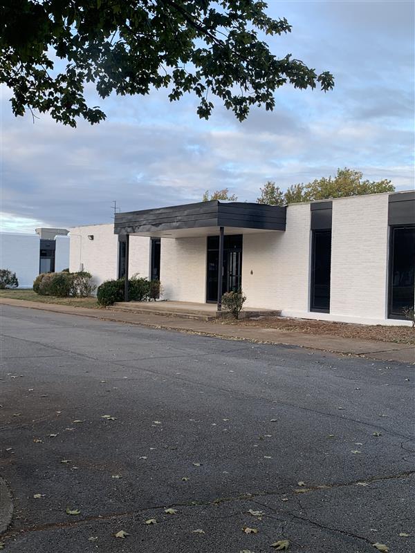 Front of the Child’sPlay Therapy Center South Huntsville building